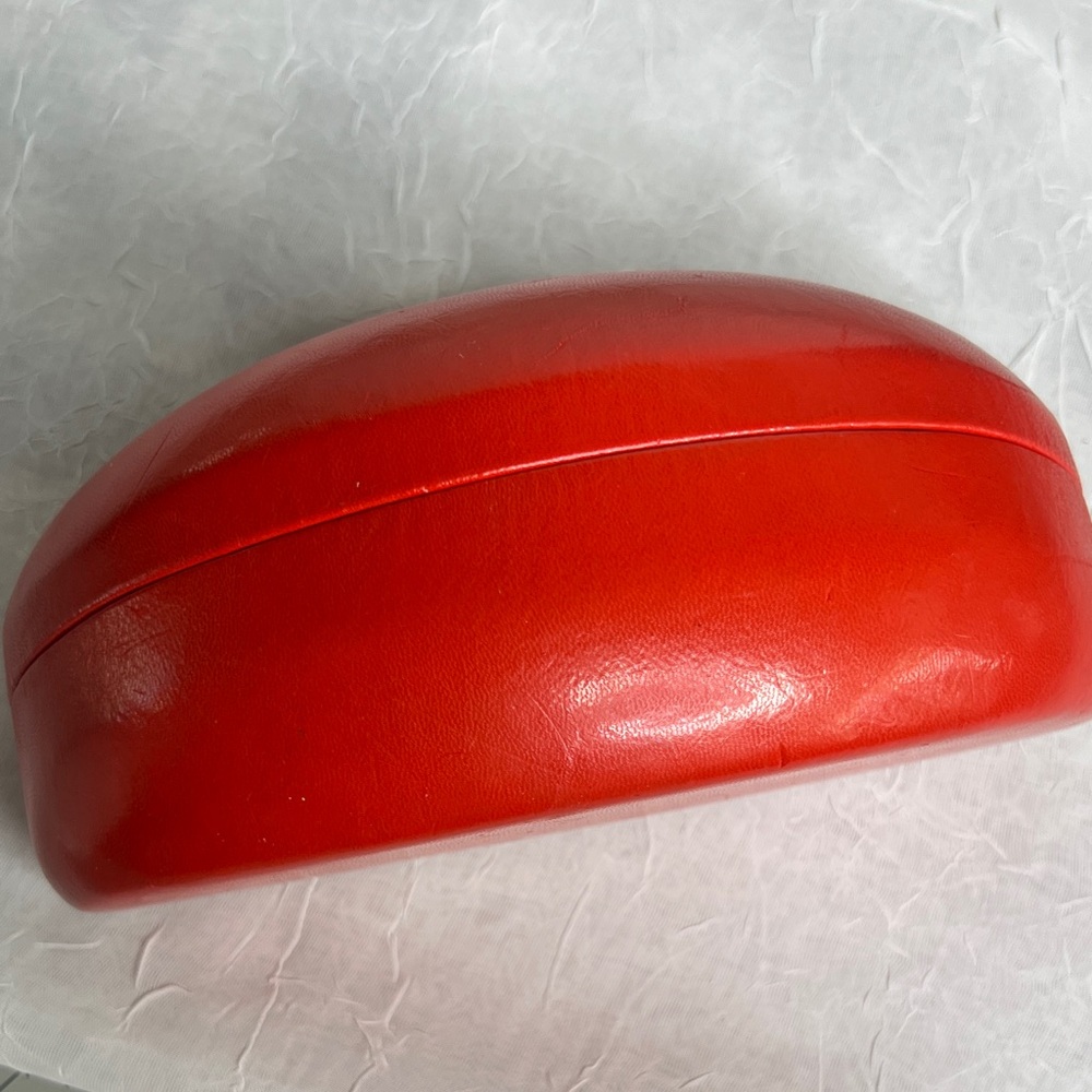 Valentino Bold Red Sunglasses Case - Picture 3 of 6